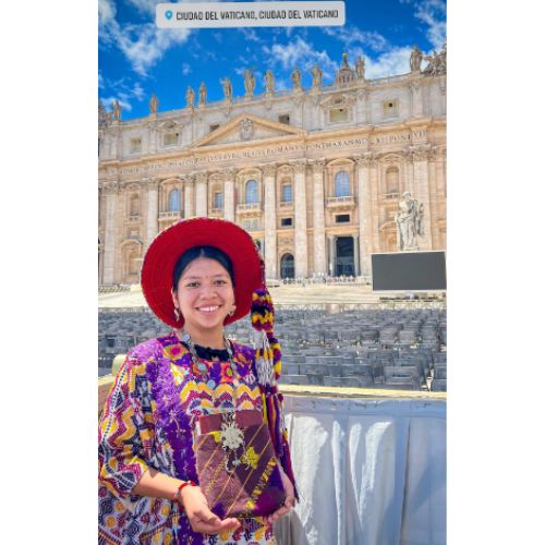 Wendy de León reina indígena de Quetzaltenango en Europa
