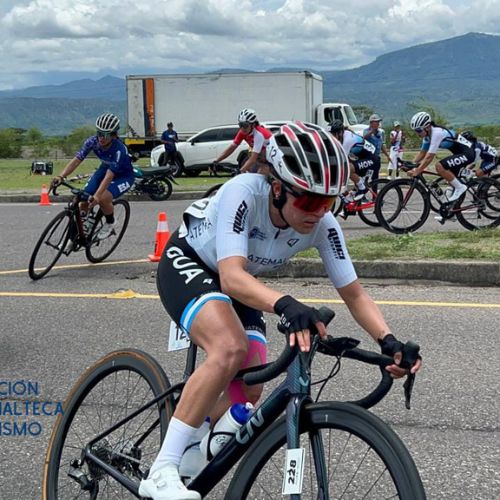 Gana la Selección femenina de ciclismo guatemalteco