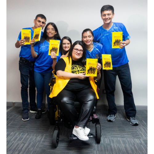 Libro «La brújula en tu interior» atletas con discapacidad Guatemala