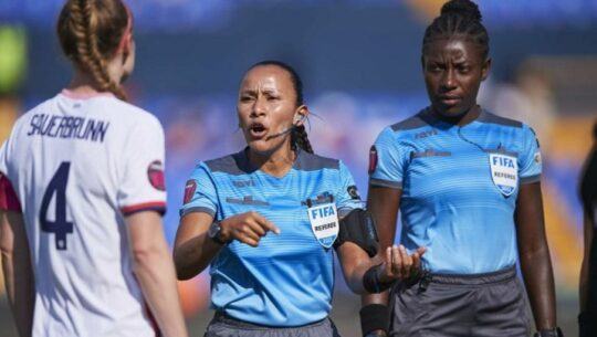 Árbitra Astrid Gramajo