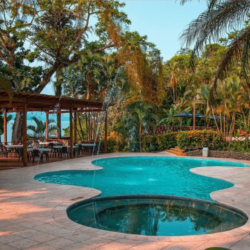 Banana Palms, un resort y marina con encanto natural en Izabal