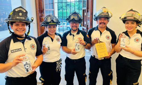 Botellas 500 años de fundación de Antigua Guatemala Bomberos Voluntarios