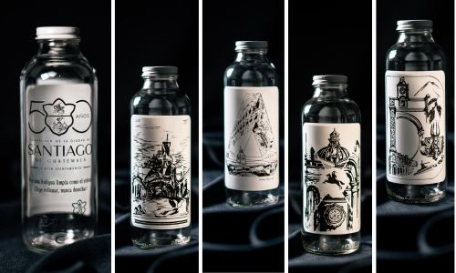 Botellas conmemorativas de los 500 años de fundación de Antigua Guatemala Bomberos Voluntarios