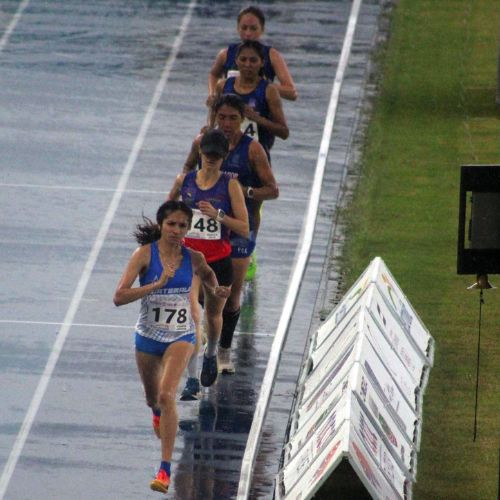 Prueba femenina de 5,000 metros planos 