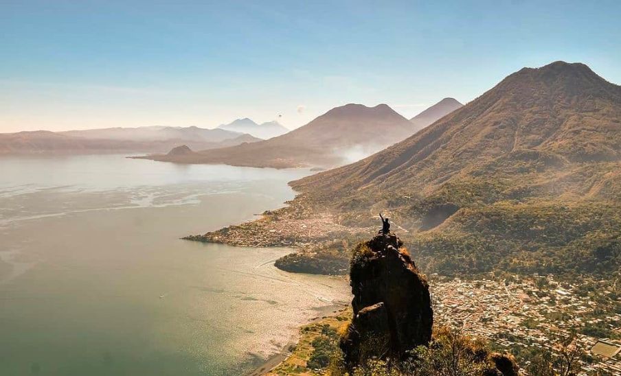 Piedra Pico de Loro en San Juan la Laguna