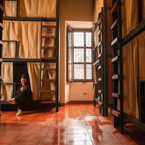 Flore Boutique Hostel, el hospedaje estratégico junto al parque central de Antigua Guatemala