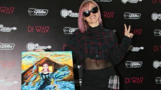 «SURREAL», el nuevo álbum de la artista guatemalteca Di WAV