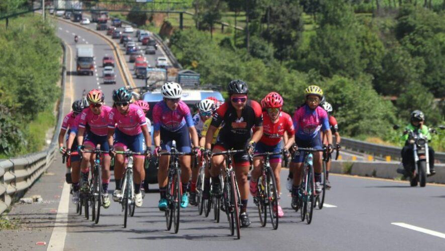 Pelotón ciclistas Vuelta del Porvenir