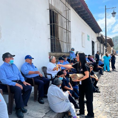 Dónde visitar asilos en Guatemala, Hogar de ancianos Fray Rodrigo de la Cruz