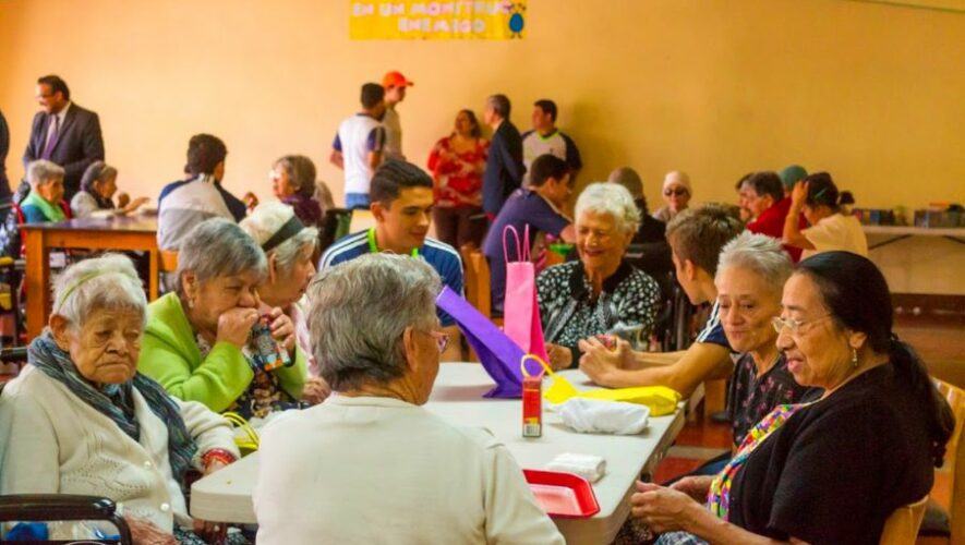 Dónde visitar asilos en Guatemala para dar amor y compañía