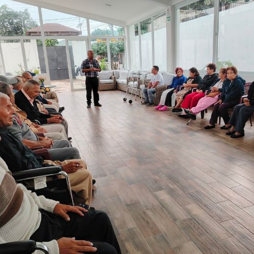 Dónde visitar asilos en Guatemala para dar amor y compañía, Asilo San José