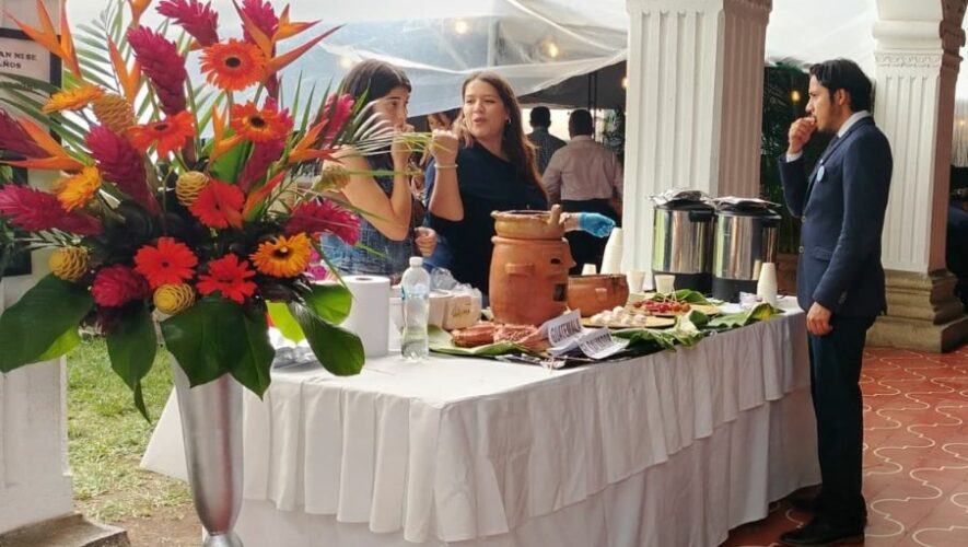 Mercadito de emprendedores en Antigua Guatemala este 2024