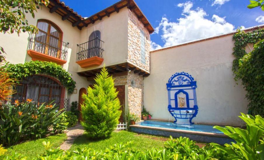 Posada Los Búcaros, un hotel en una casa del siglo XVIII en Antigua Guatemala