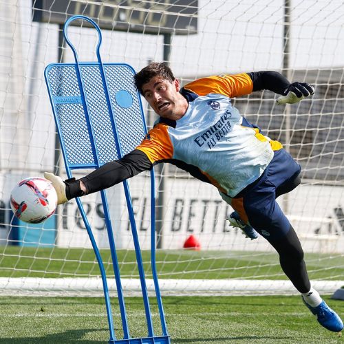 Thibaut Courtois entrenando con el Real Madrid