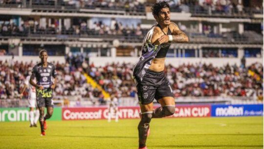 Antigua GFC celebrando en Concacaf