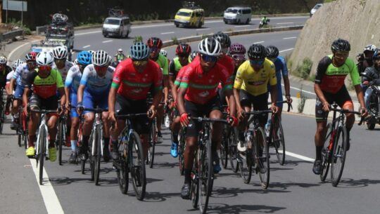 Pelotón Vuelta de la Juventud