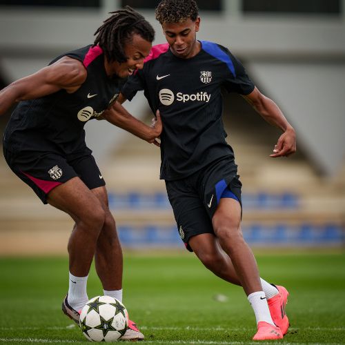 Jugadores del Barcelona en entrenamiento