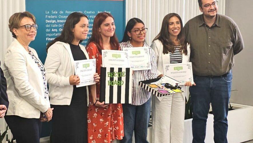 Estudiantes de la UVG ganan concurso de merchandising para Beetlejuice Beetlejuice