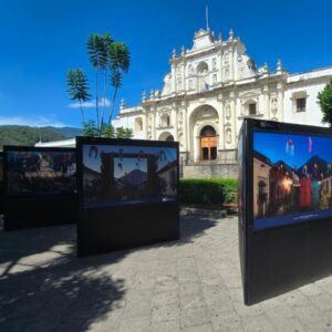 Exposición “El país de la Eterna Primavera”