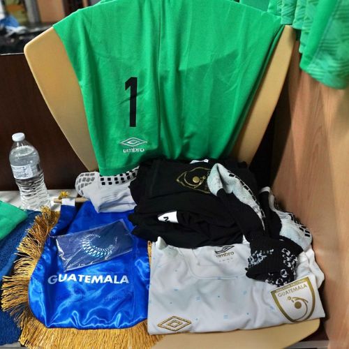 Uniforme Nicholas Hagen