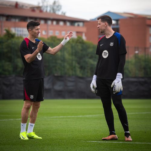 Los jugadores polacos del Barcelona en el entrenamiento