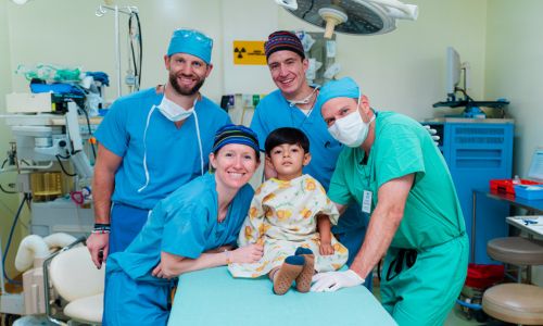 Centro Moore Jornadas de cirugías gratuitas para niños y consultas externas Guatemala