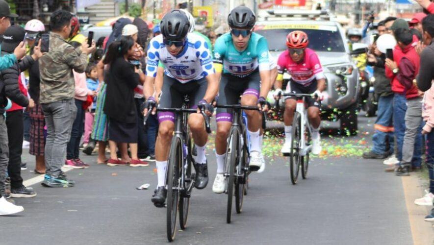 Ciclistas en la Vuelta a Guatemala 2024