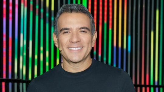 Héctor Sandarti nominado finalista de los Premios PRODU 2024