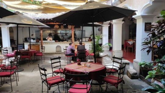 La Fonda de la Calle Real, un restaurante familiar en Antigua Guatemala para disfrutar de la comida típica