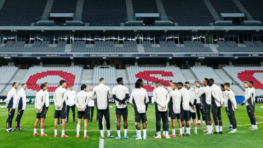Jugadores Real Madrid en la cancha del Lille