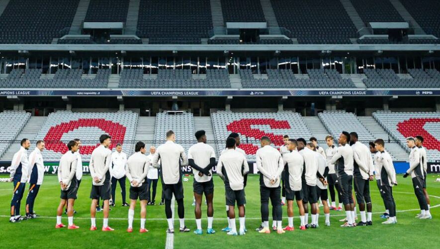 Jugadores Real Madrid en la cancha del Lille