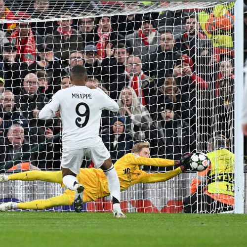 Kylian Mbappé fallando un penalti