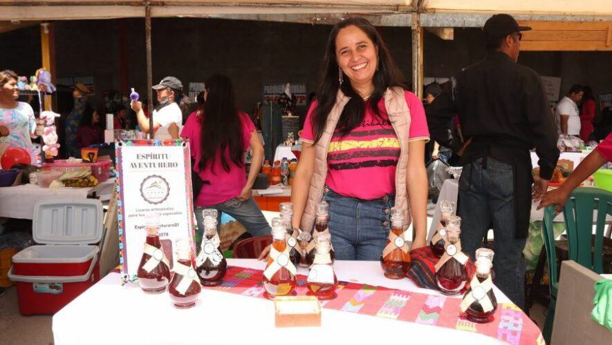 Gran Bazar Navide&ntilde;o 2024 en Mixco