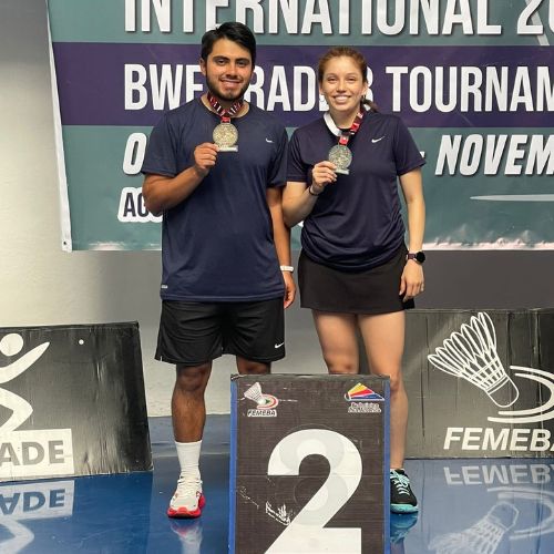 Plata en dobles mixto de bádminton