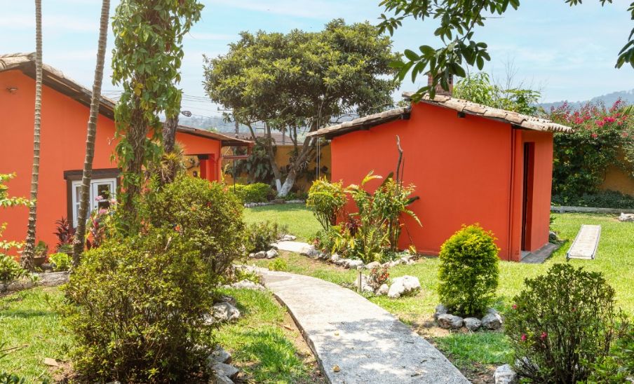 Kardamomuss Hotel, hospedaje cerca del centro de Cobán