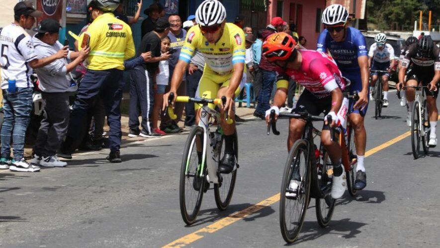 El líder llega a la meta en Antigua Guatemala