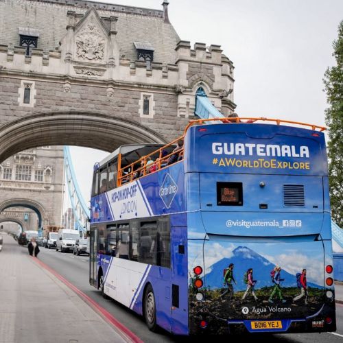Volcán de Agua en buses de Londres