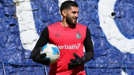 Portero rojo Braulio Linares