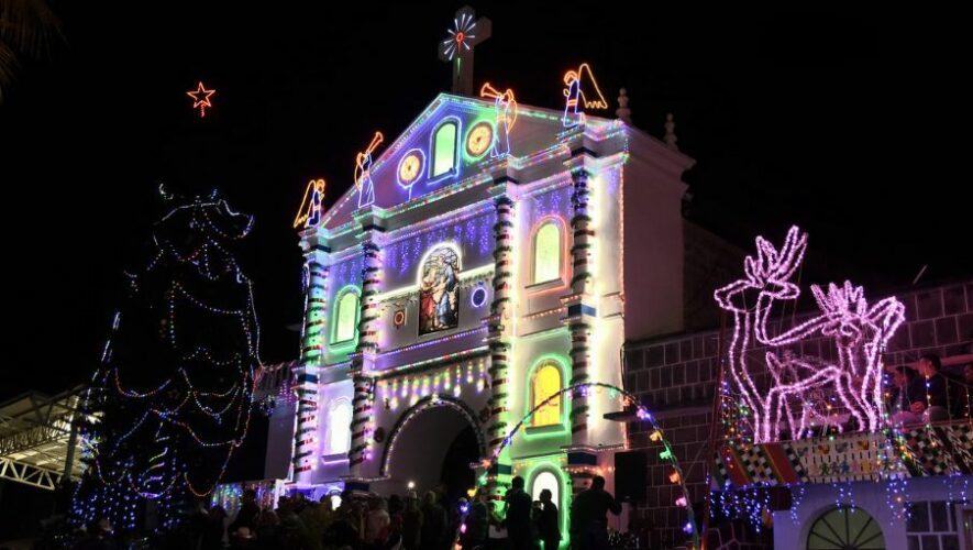 Decoraciones navideñas en San Pedro La Laguna