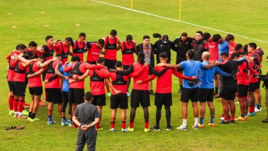 Rojos en entrenamiento