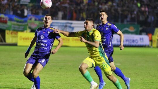 Jugada Xinabajul Huehue vs Cobán Imperial