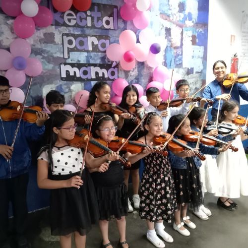 Un Recital de Coro y Violines de Mano Amiga 2024