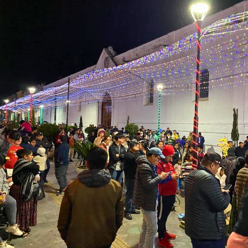 San Pedro Carchá con luces navideñas
