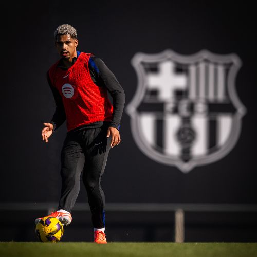Ronald Araujo entrenamiento