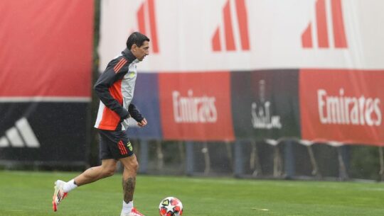 Angel di María con el Benfica
