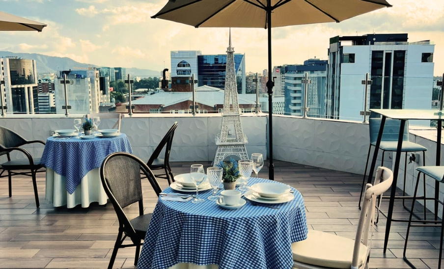 Parnasso Rooftop, un restaurante con vistas panorámicas en Ciudad de Guatemala