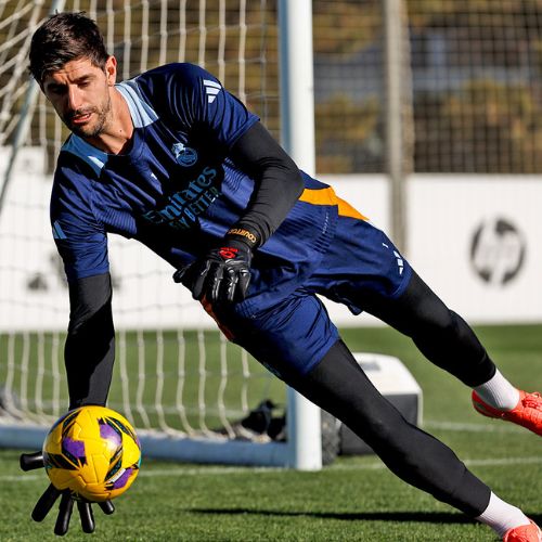 Portero Thibaut Courtois en entrenamiento