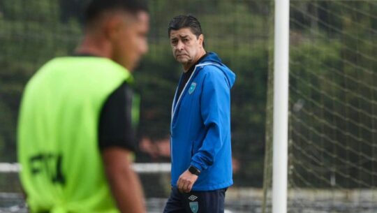 Luis Fernando Tena en entrenamiento