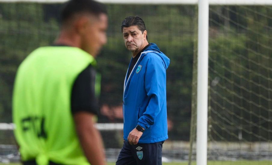 Luis Fernando Tena en entrenamiento