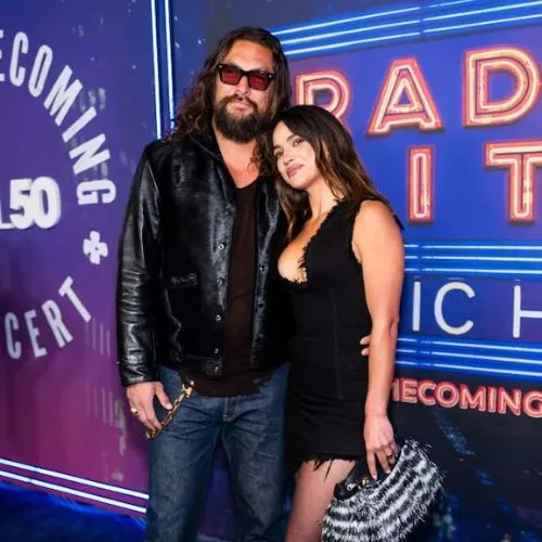 Jason Momoa y Adria Arjona